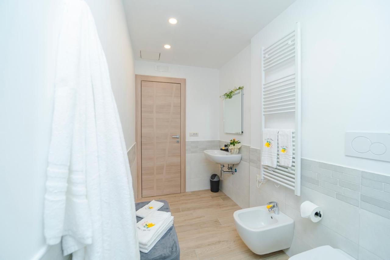 Tra Sole E Limoni Apartments ตรามอนติ ภายนอก รูปภาพ