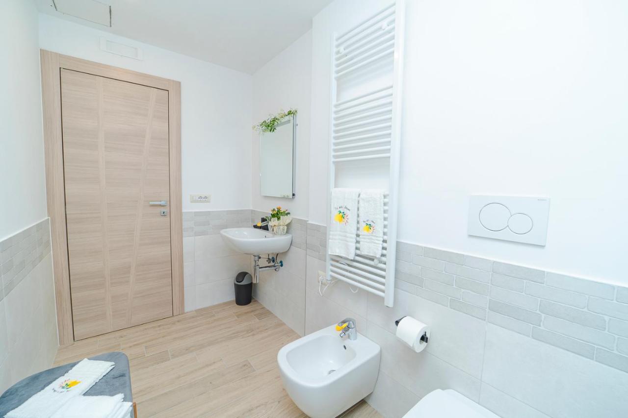 Tra Sole E Limoni Apartments ตรามอนติ ภายนอก รูปภาพ