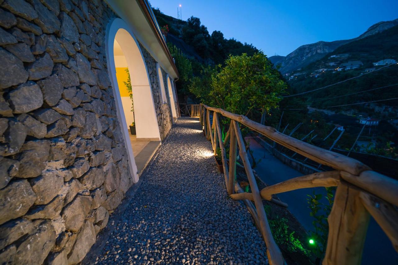 Tra Sole E Limoni Apartments ตรามอนติ ภายนอก รูปภาพ